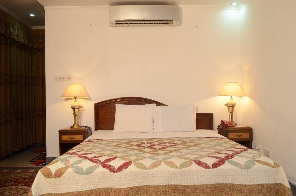 Sea Shell Hotel
