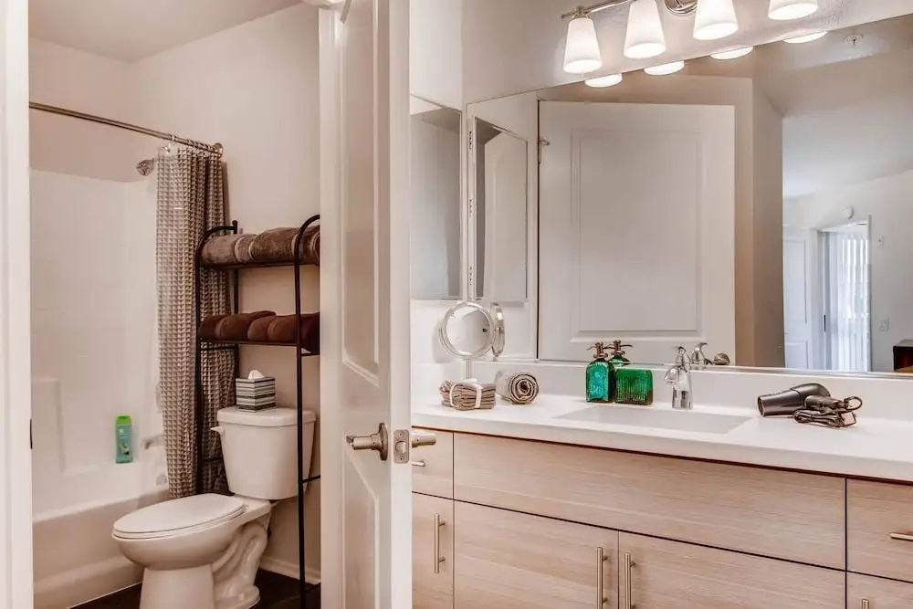 H4 - #1 Beautiful San Diego Location Dual Master 2BR/2Bath With Free Parking!
