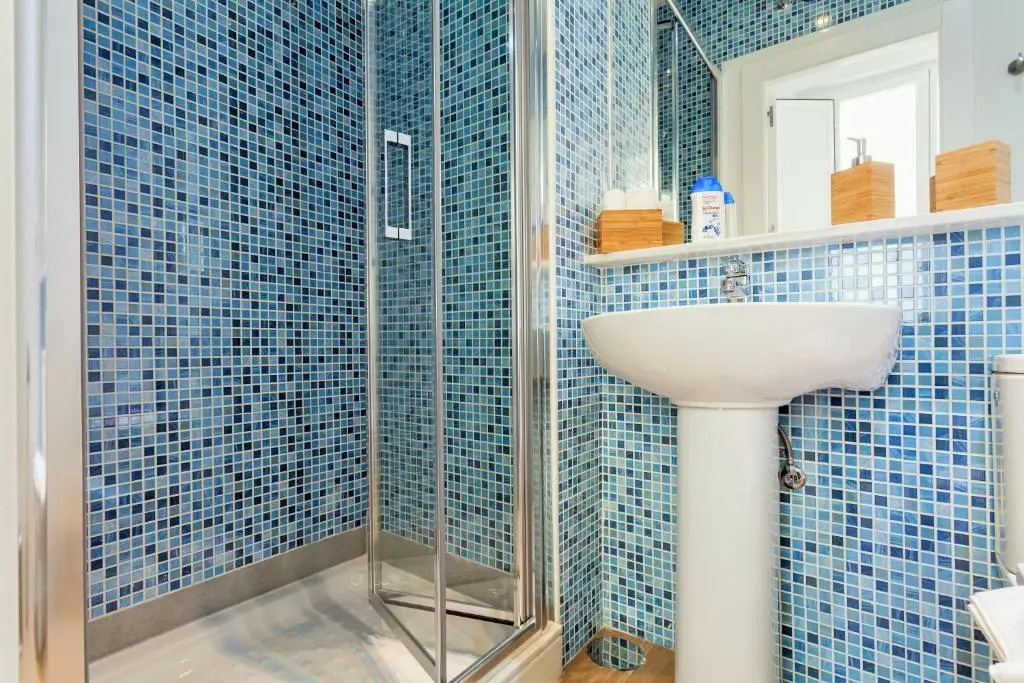 Hostly Acetres 1A loft in city center, comunal terrace, fibre,parking optional