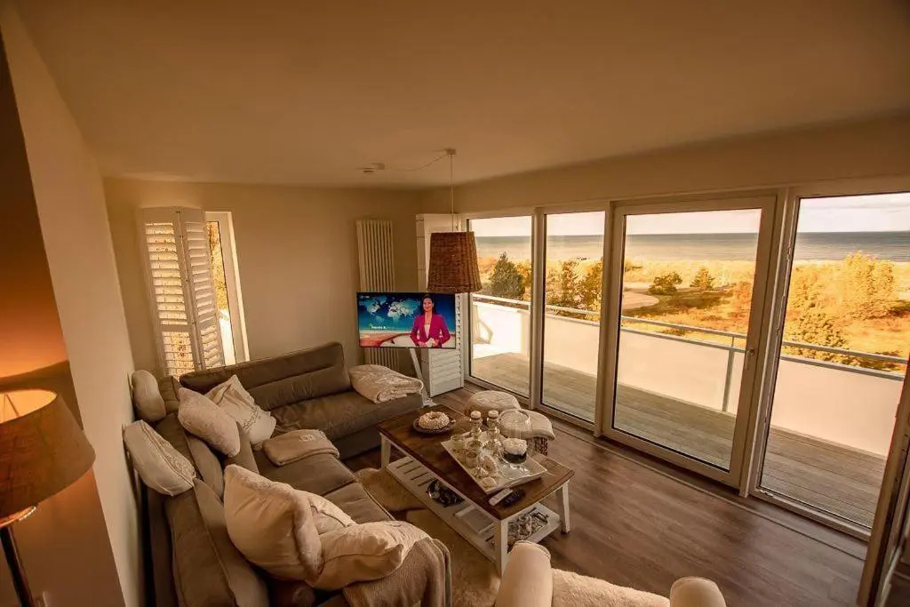 Luxurioese-Ferienwohnung-direkt-am-Strand-4DP212