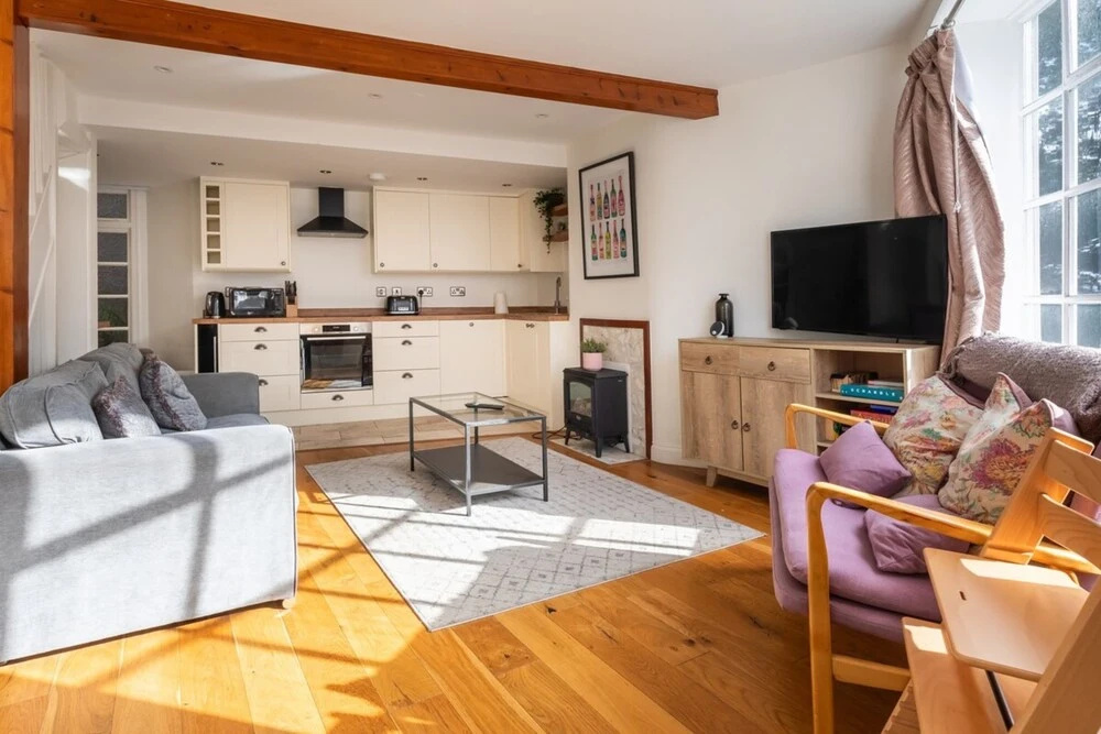 Bright & Quirky 3BD Home - Wellington Terrace!