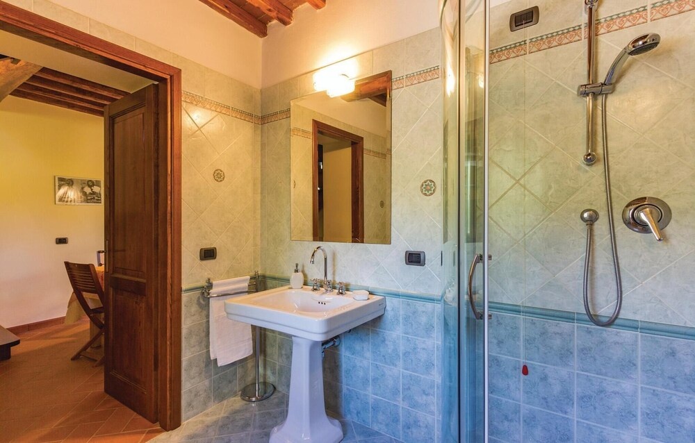 Amazing Home In Pieve A Elici -Lu-