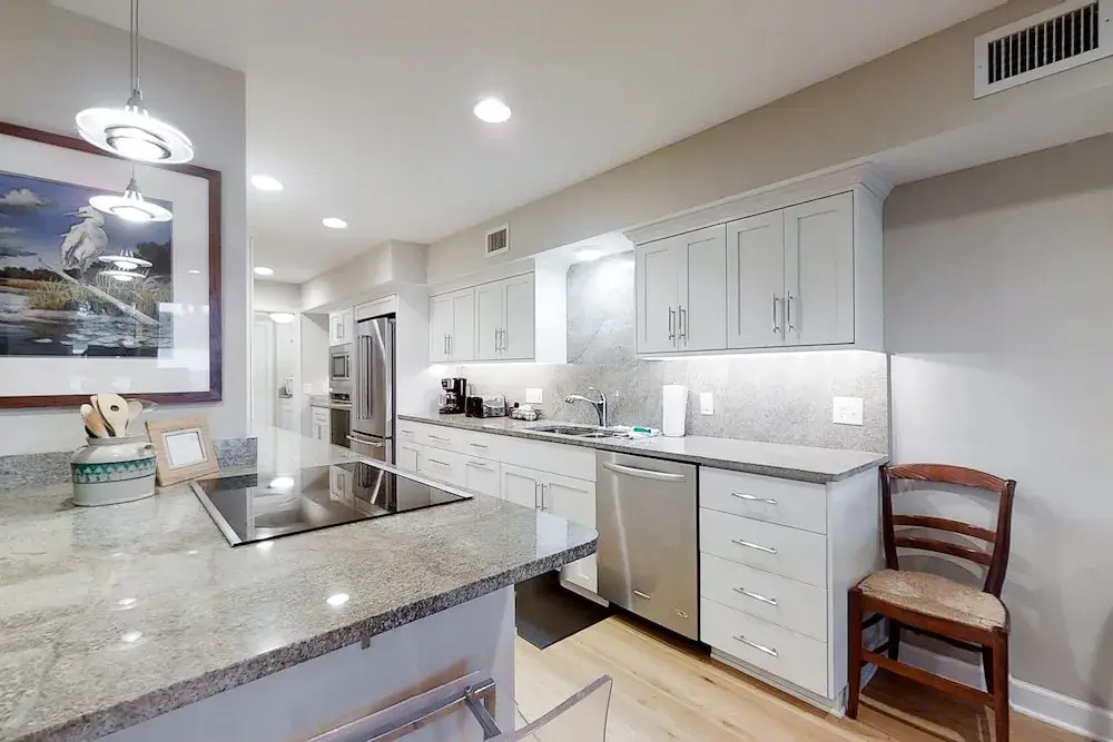 Updated & Lovely Villa With AC - Steps From Pool & Beach