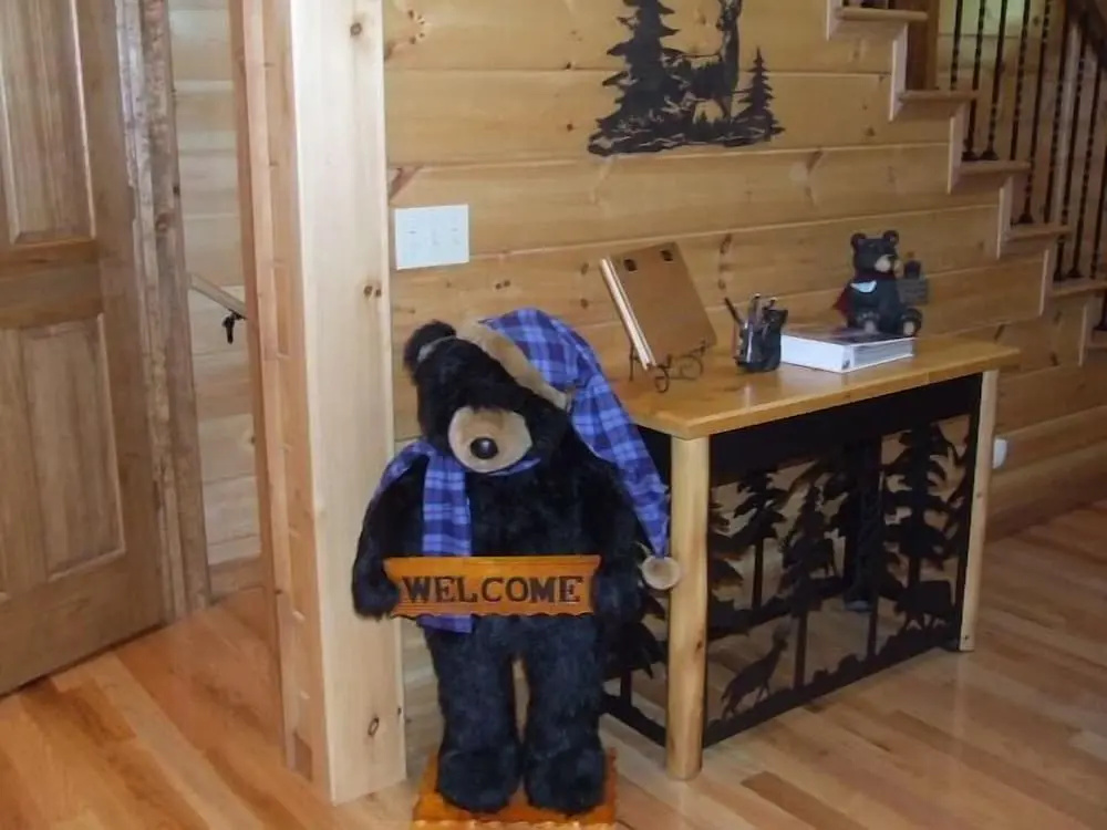 SERENITY WOODS Apartment 3 NEVAEH CABIN RENTALS