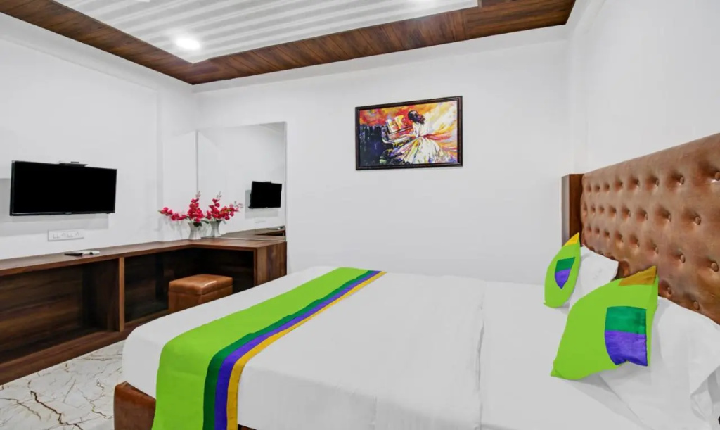 Treebo Hotel Rk Inn, Railway Station