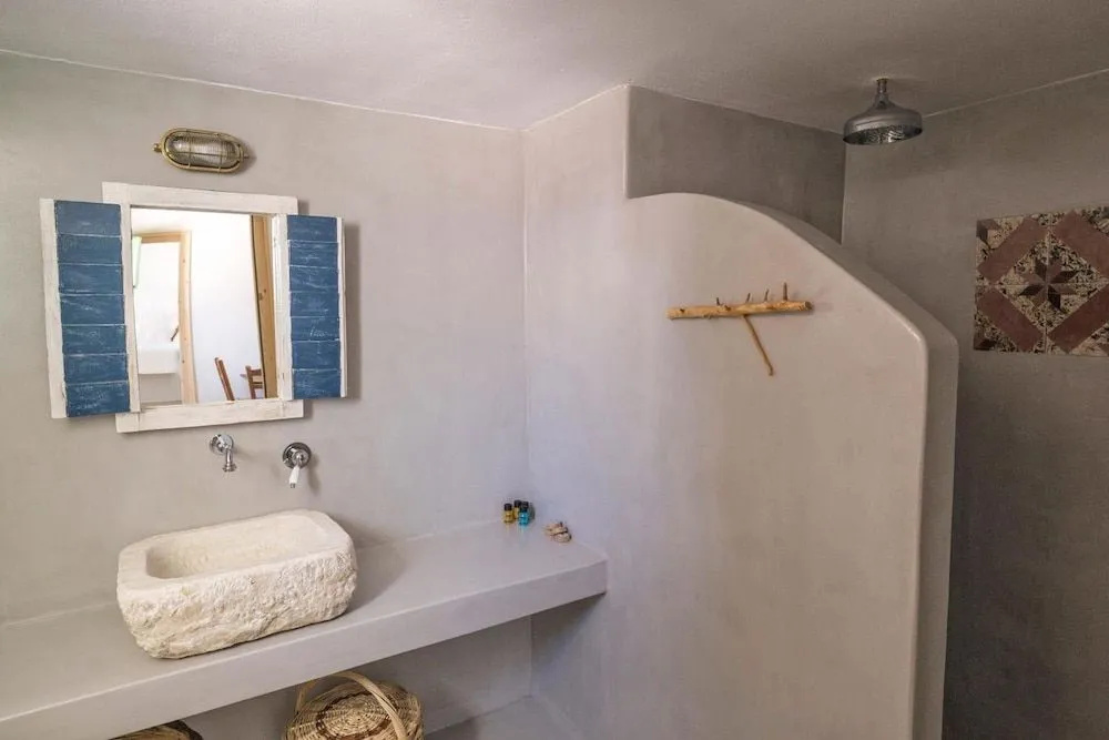 Ailouros guest house