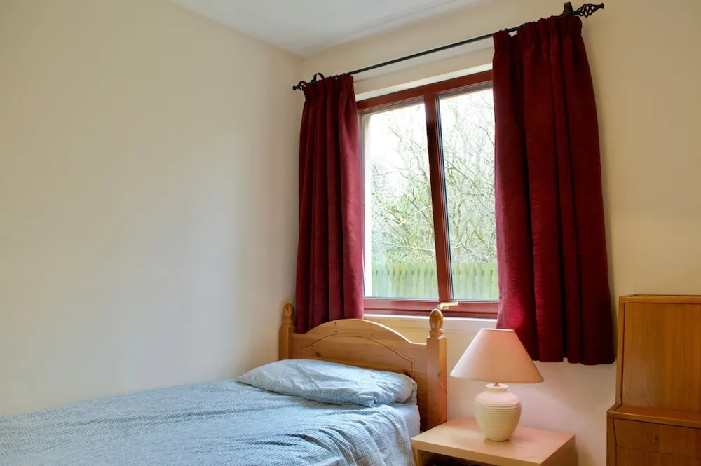 2 Bedroom Flat In Edinburgh