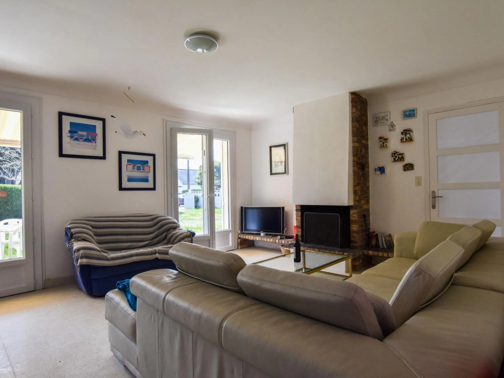 Serene Holiday Home in Pénestin, 300m from the beach