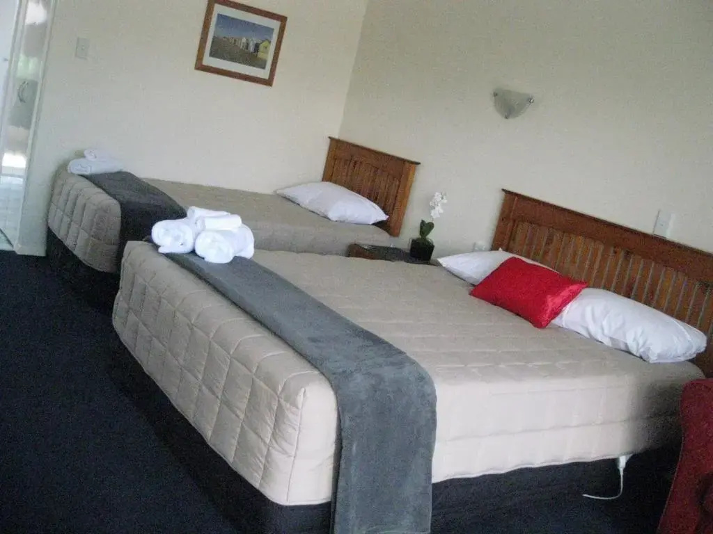 Middle Park Motel