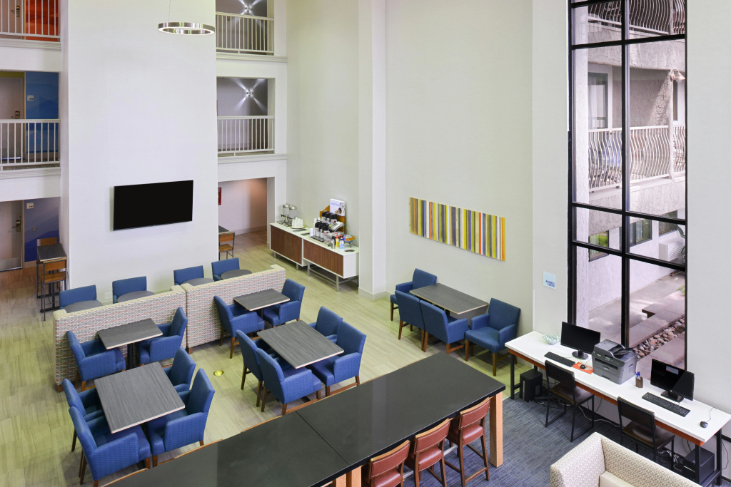 Holiday Inn Express Palm Desert by IHG