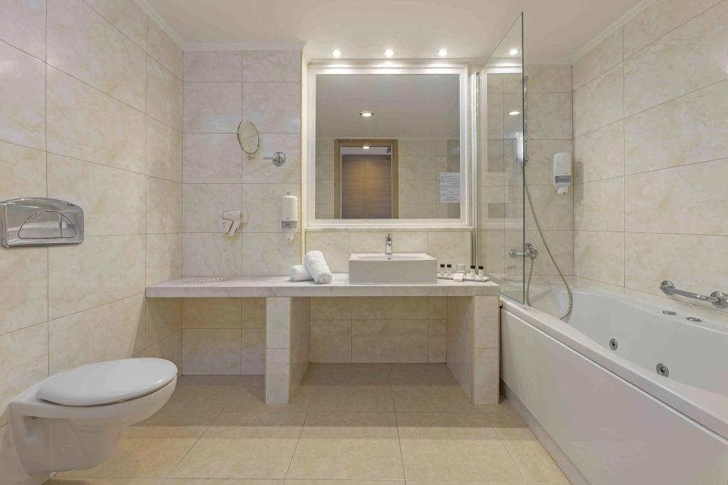 KRESTEN ROYAL Euphoria Resort