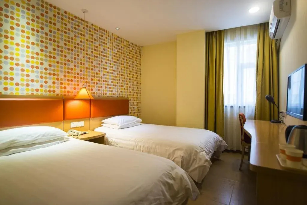 Motel168 Qingdao Railway Station Inn