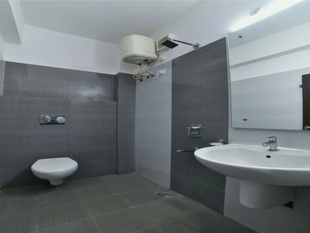 OYO 16894 Aditya Residency