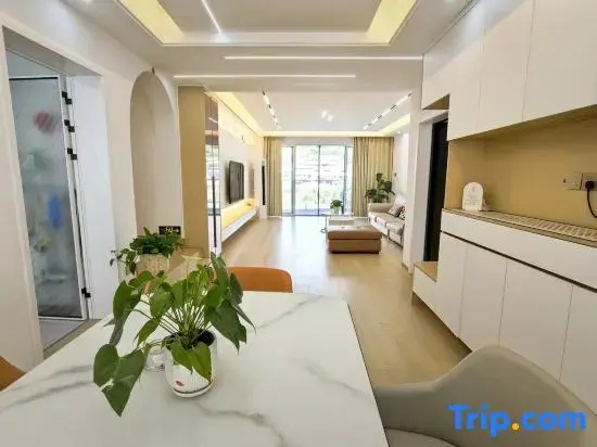 Ranxi Yuanshe Homestay (Zhenyuan Guzhen Wenhuayuan Underground Parking Lot)