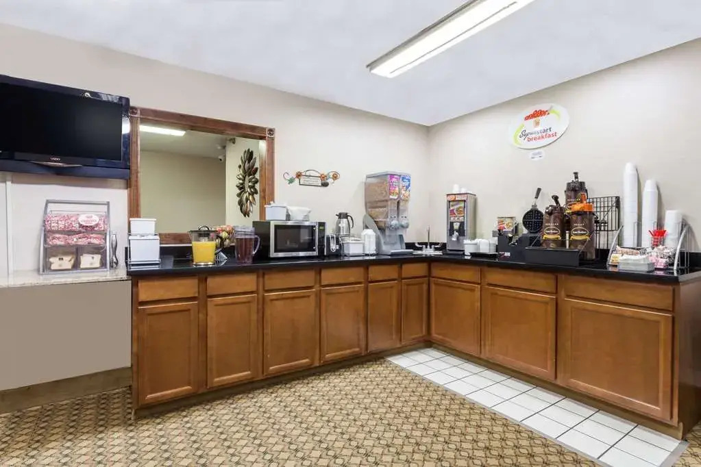 Super 8 Harrisburg Il