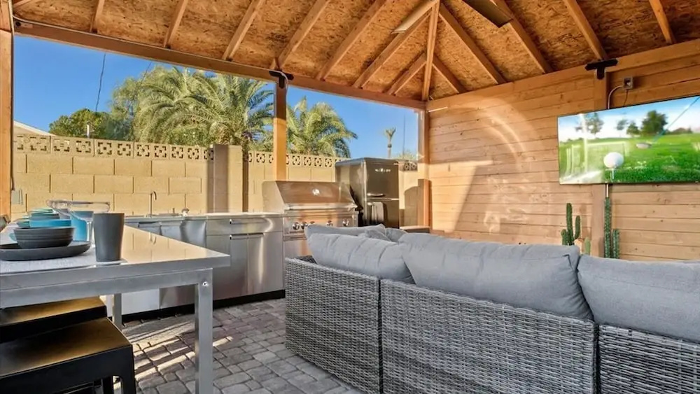 Just Listed! Old Town Paradise W/htd Pool & Spa!