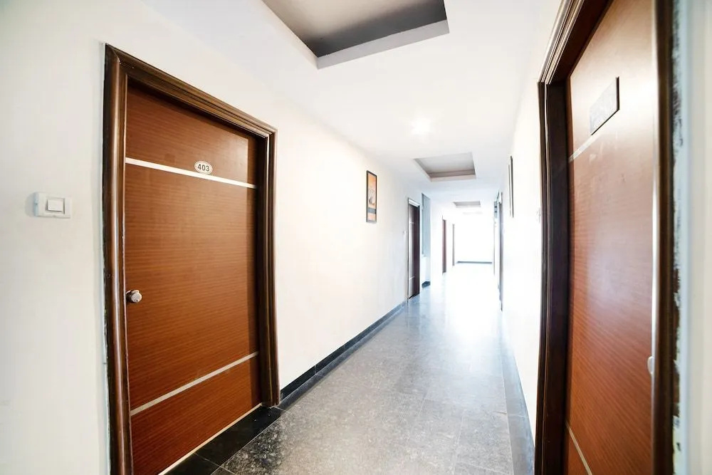 Capital O 45597 Hotel Riya Grand