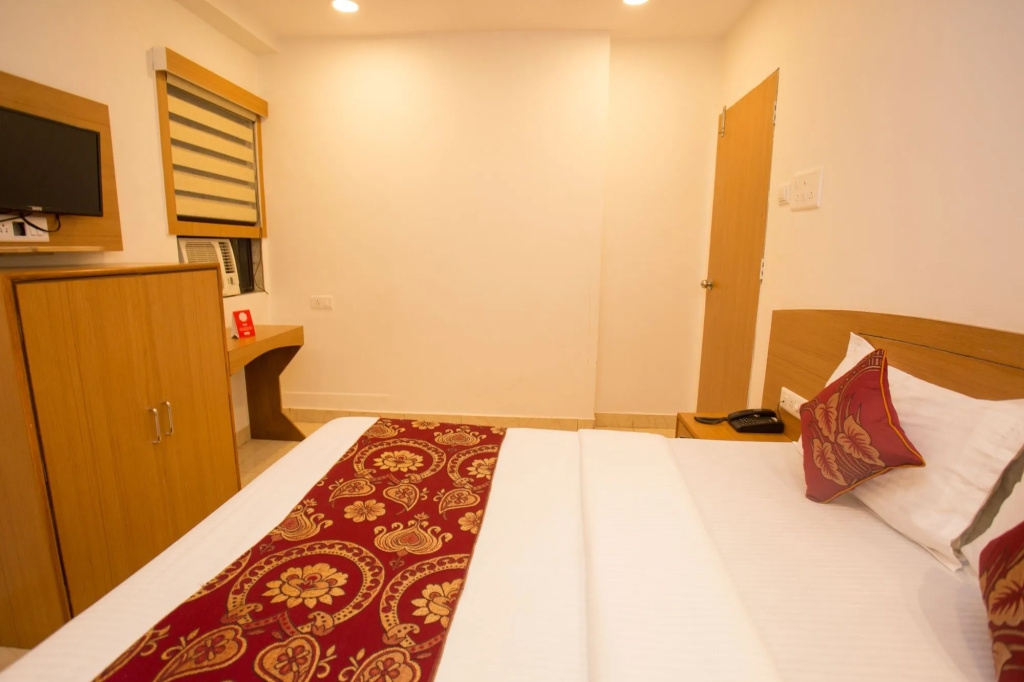 OYO 8755 Hotel Red Palms