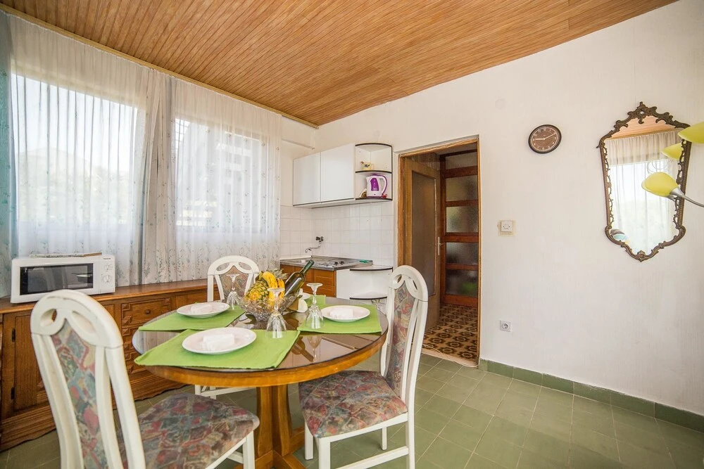 Apartments Jako