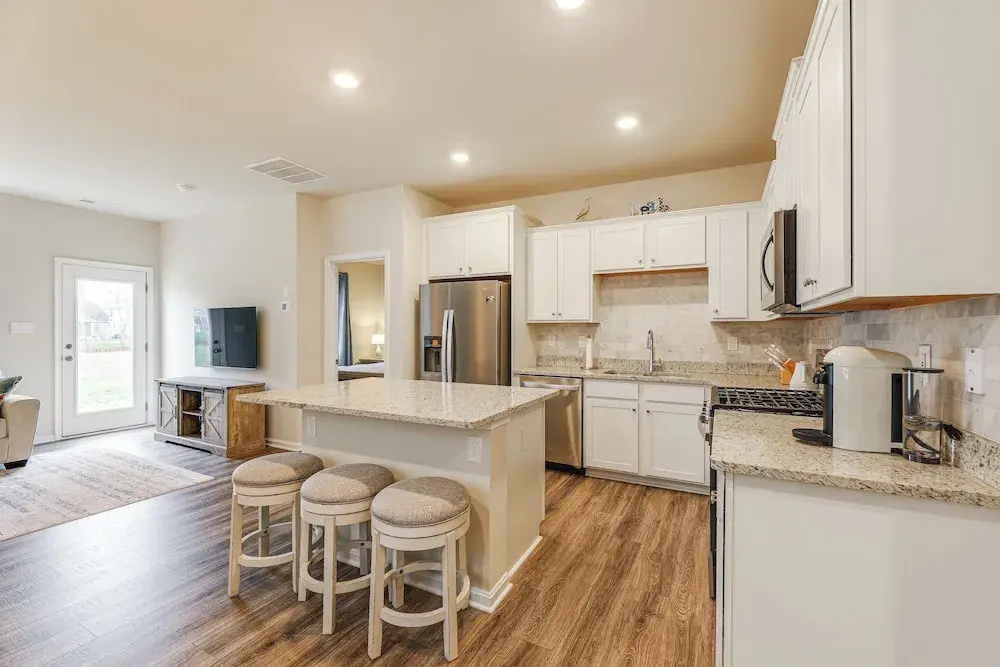 5 Mi to Bethany Beach: Townhome w/ Pool