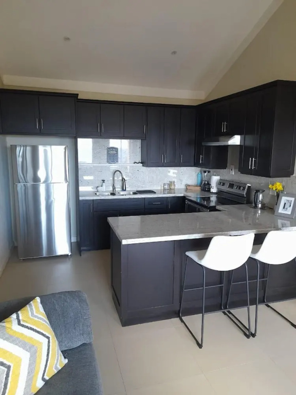 Seaview Paradise Sleeps 3 With Pool