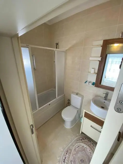 Lovely 3 Bedrooms Luxury APT with pool and Gym