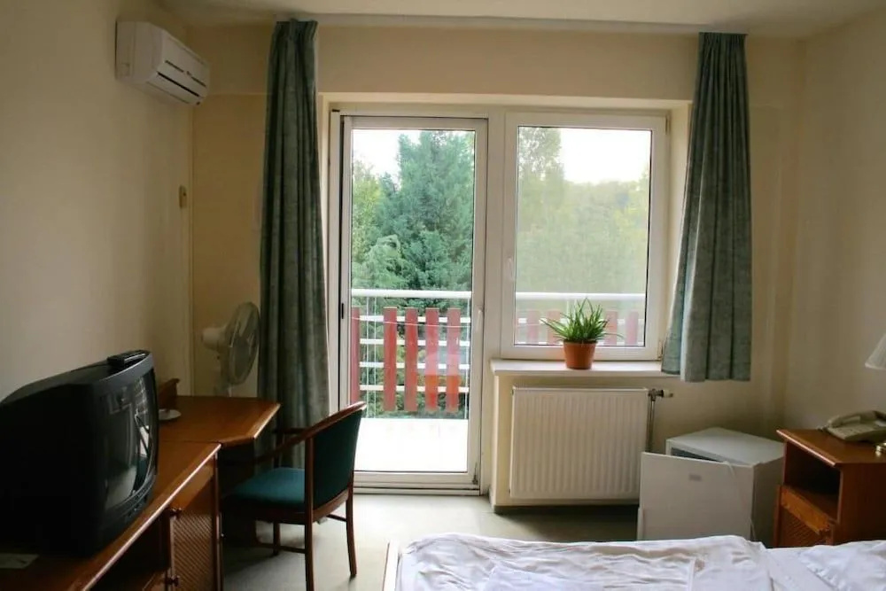Well Hotel