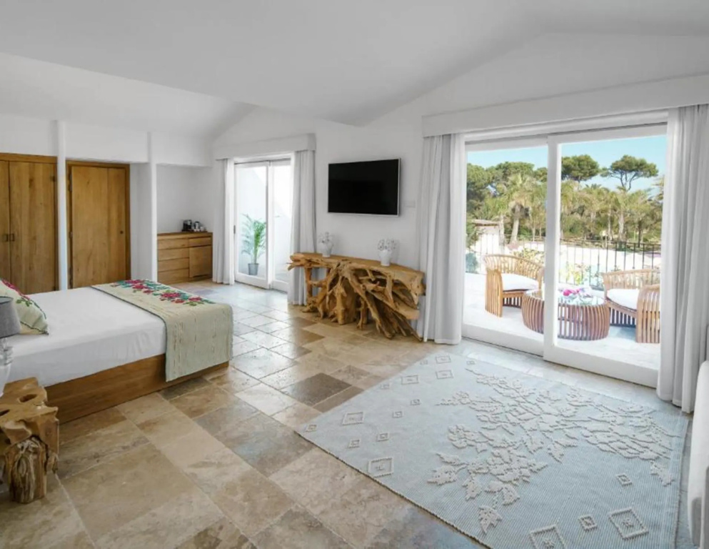 Sant Efis Hotel