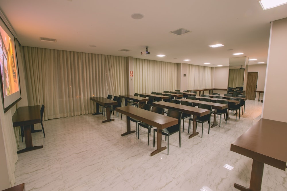 Padom Business Hotel