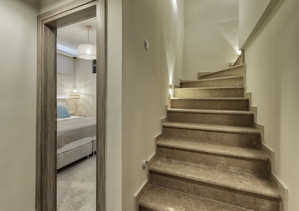Delight Luxury Villa - Contemporary Elegance & Tranquility, by ZanteWize
