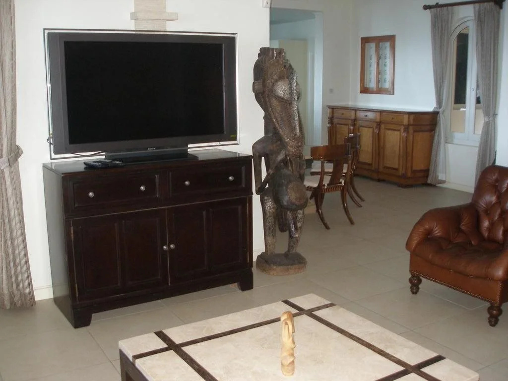 ElDorado Guesthouse & Car Rental