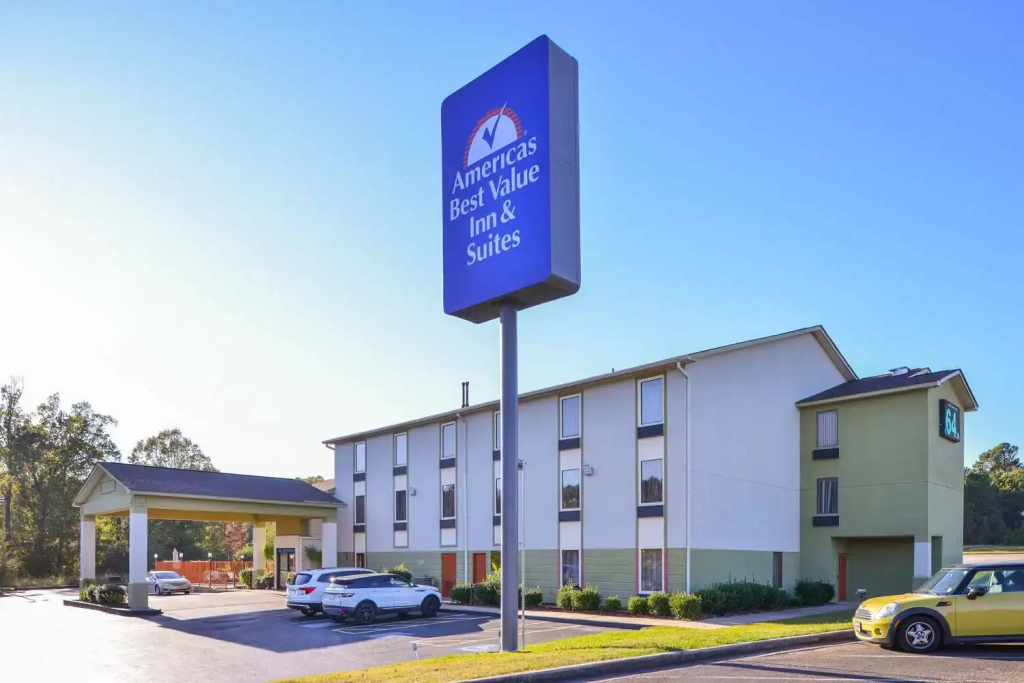 Red Roof Inn & Suites Clinton, MS