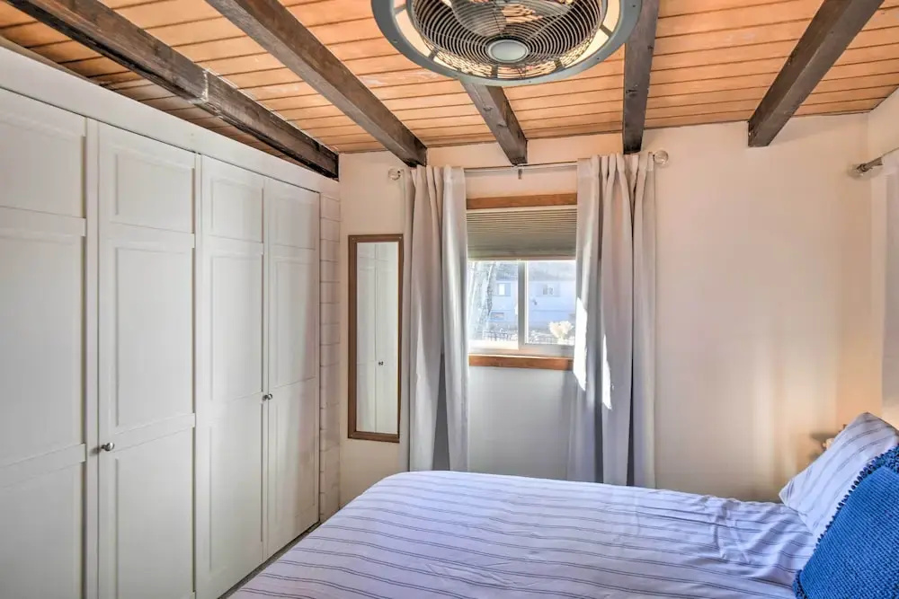 Lake Winnipesaukee Getaway w/ Private Beach Access