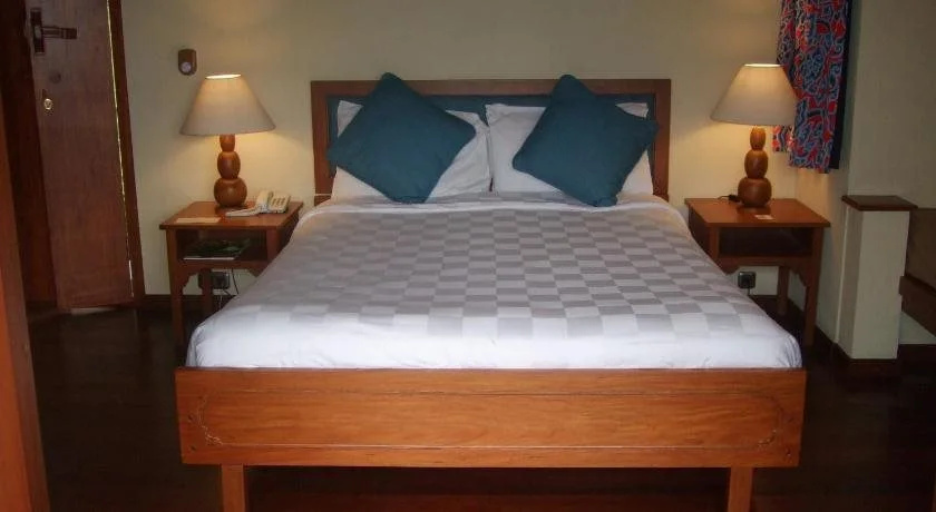 Strawberry Hill Hotel & Restaurant