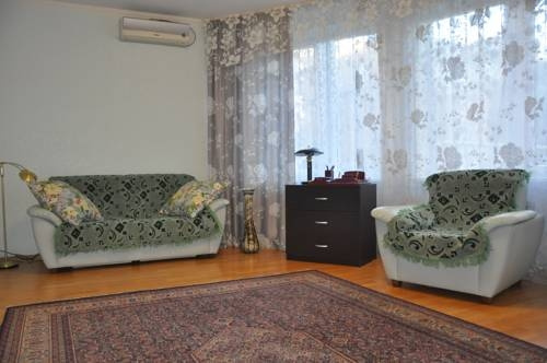 Apartment on Filimonovskaya