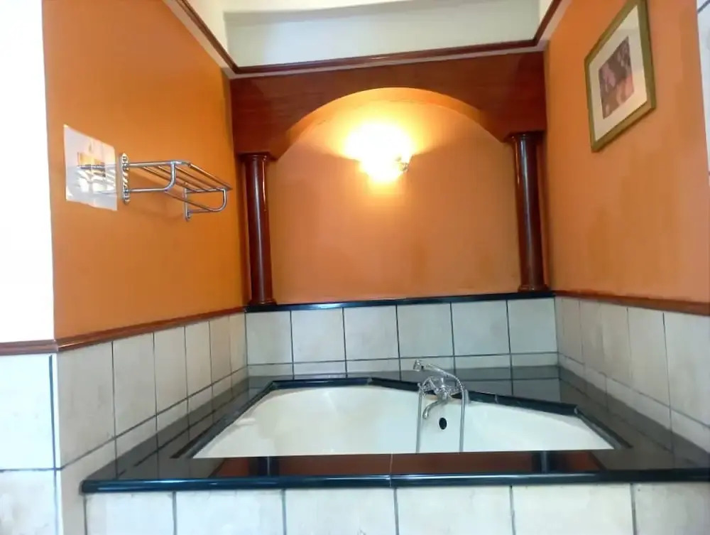 Alpine Premium Water Chalet 2