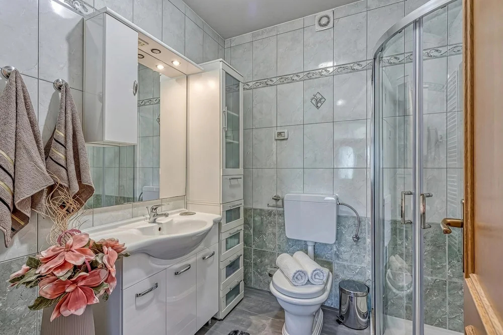 Sea Breeze Residence Mariella