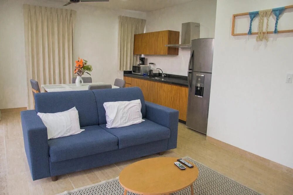 Fantastic Condo Perfect for Relaxation Yoga Massage Room in Building Rooftop Pool Sunbeds