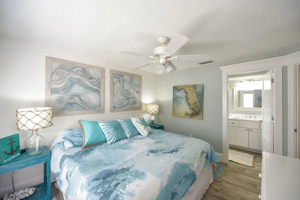 Fanta-Sea on the Beach (49 Beach Rd) by Beachside Management