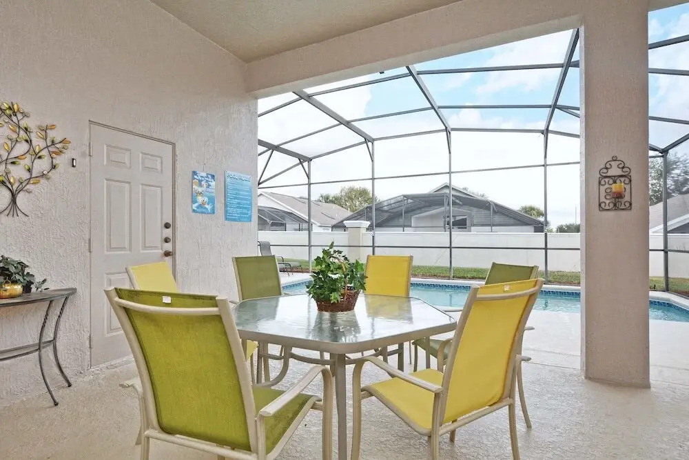 Fan Palm Getaway pool home on Windsor Palms Resort