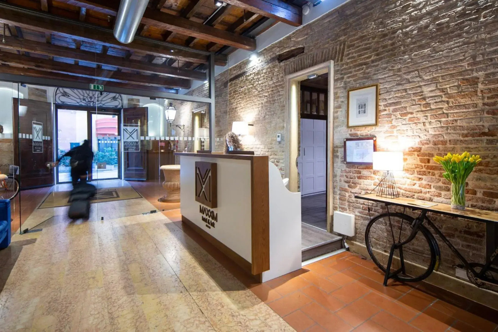 Maxxim Hotel & Loft