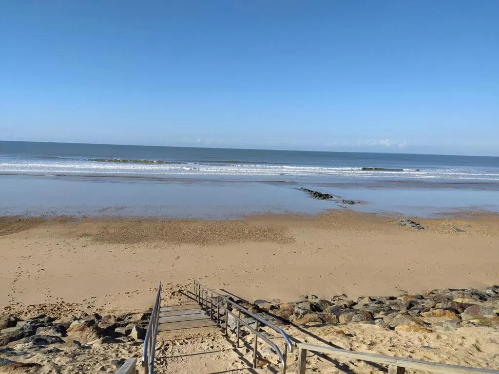 Appartement restauré à 50 m de la plage