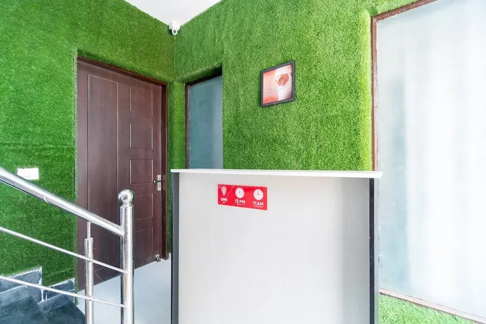 Paradise Studio by OYO Rooms