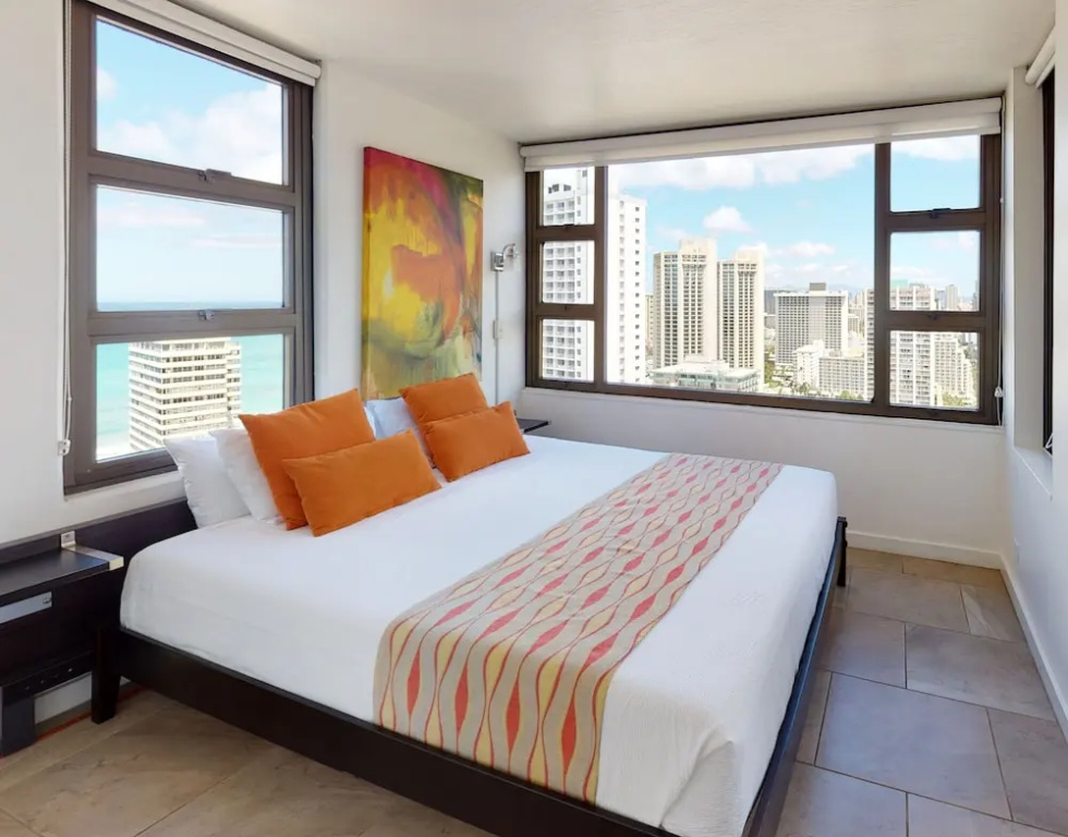 Artsy 32nd Floor Condo with Modern Furnishings & Gorgeous Ocean Views