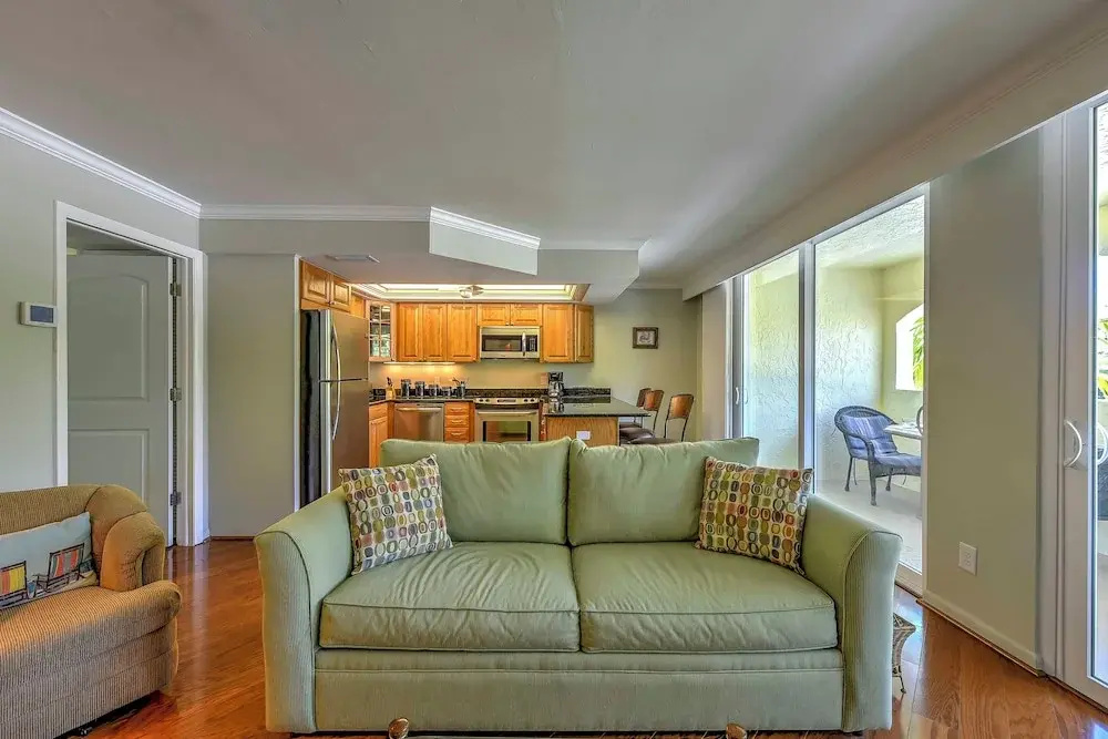 Marco Island Condo w/ Patio: Steps to Beach Access
