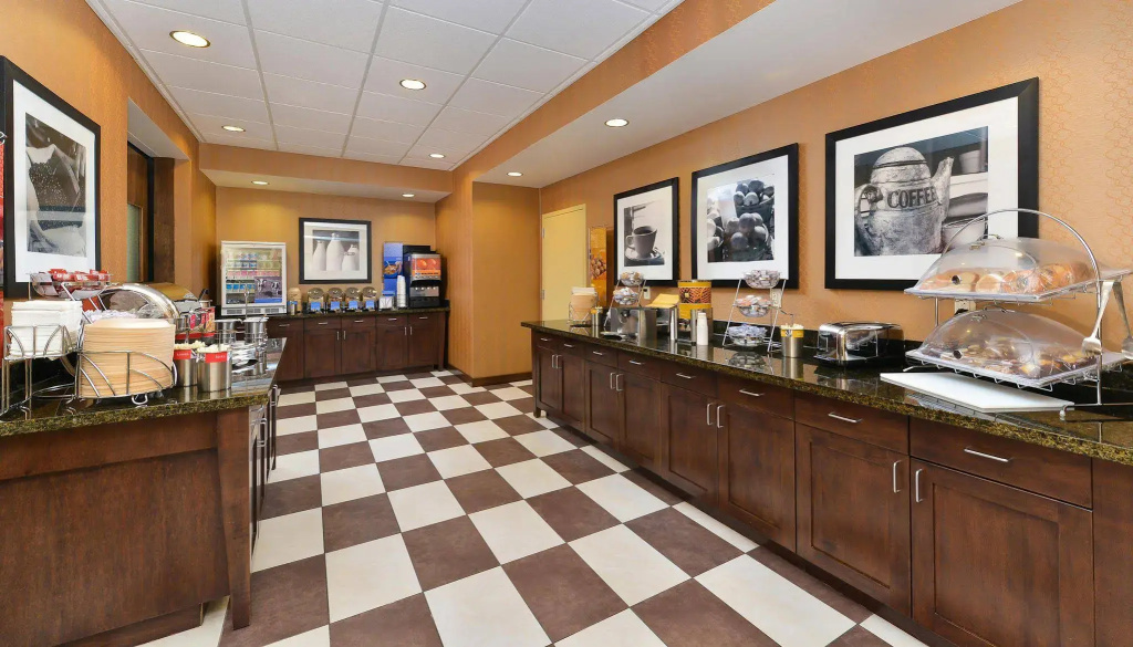 Hampton Inn Clinton, IA
