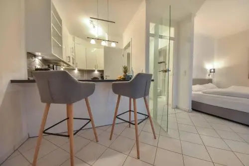 Villa Marfa, App 02