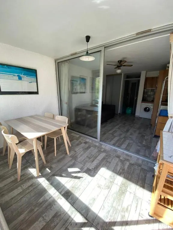 Spacieux studio sur le port de hyeres