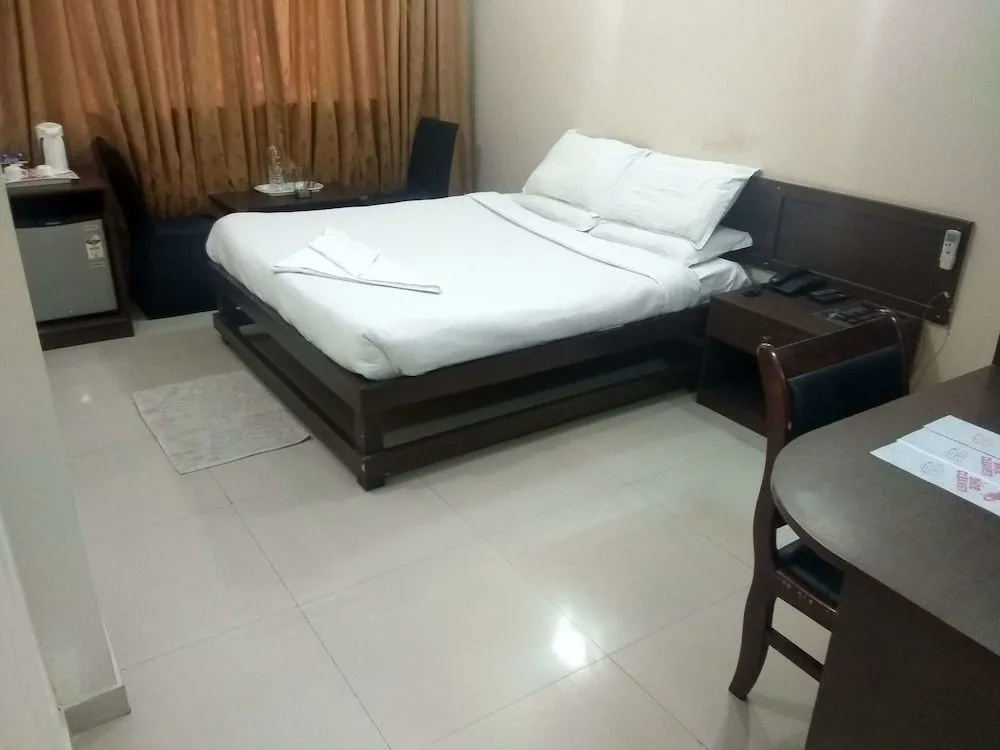 JK Rooms 108 Hotel Royal Regency
