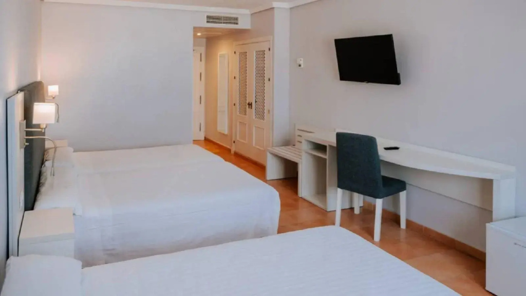 Hotel & Apartamentos Bahía Sur
